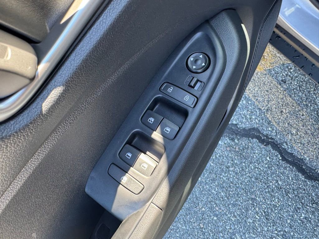 New 2025 Hyundai Venue SEL image 17