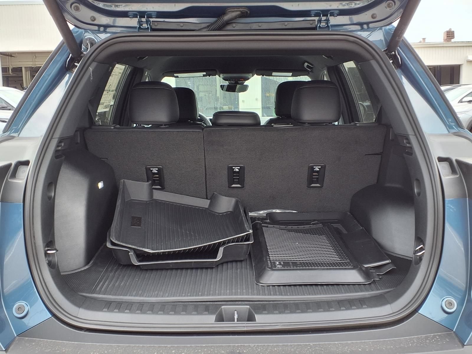 New 2026 Chevrolet Equinox LT w/ Convenience Package II FWD image 8