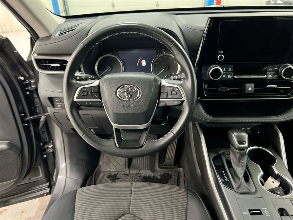 Used 2023 Toyota Highlander LE image 20