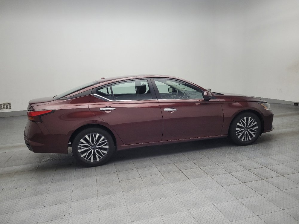 Used 2023 Nissan Altima 2.5 SV image 10
