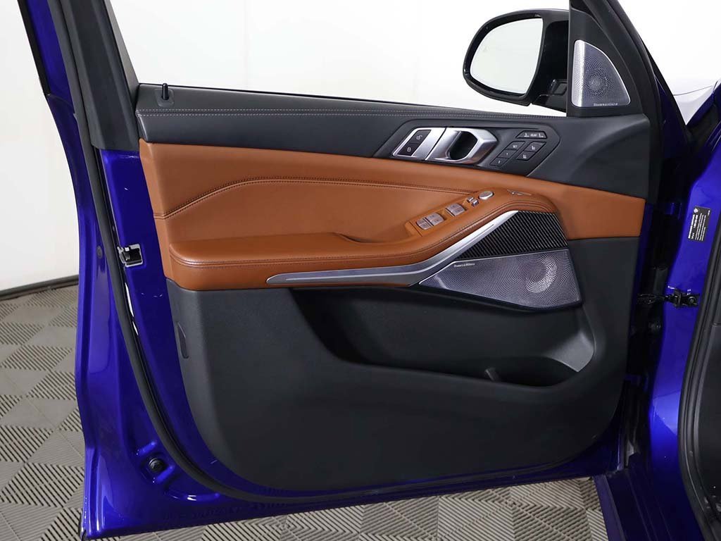 Used 2024 BMW X7 M60i w/ Executive Package image 30