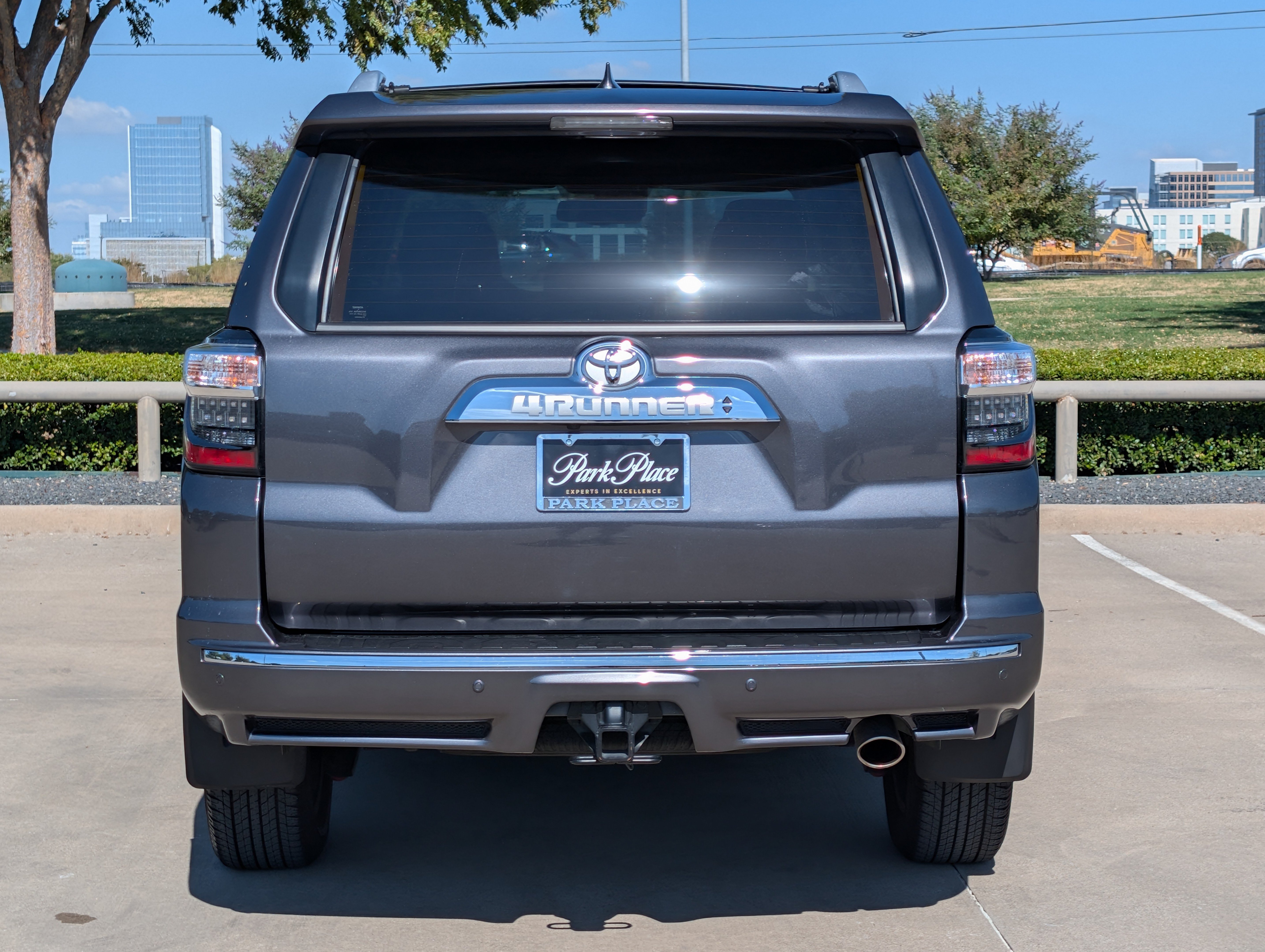 Used 2023 Toyota 4Runner Limited AWD/4WD image 4