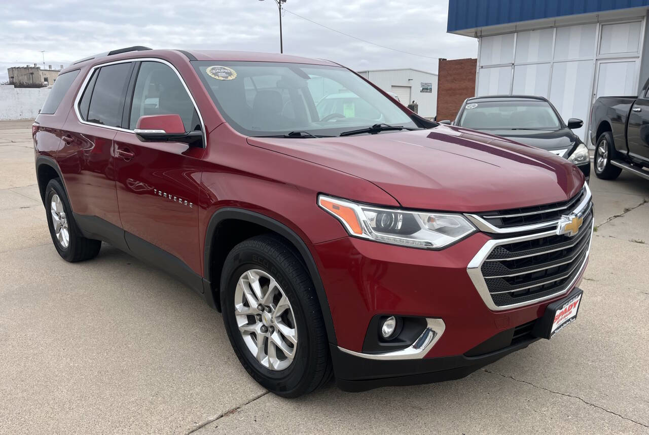 Used 2018 Chevrolet Traverse LT image 2