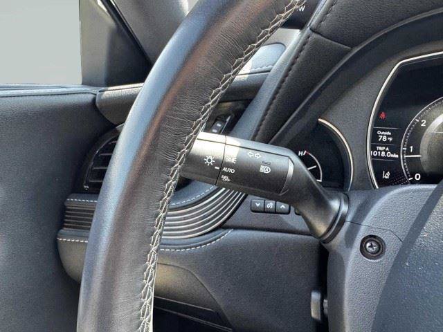 Used 2023 Lexus LS 500 w/ Accessory Package (Z2) RWD image 26