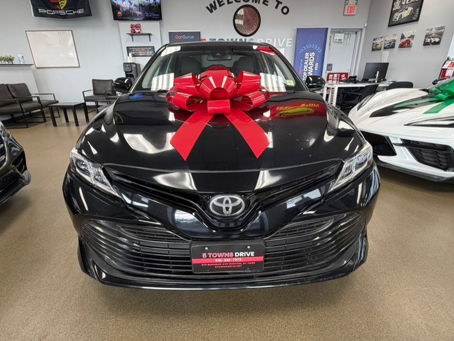 Used 2018 Toyota Camry LE FWD image 7