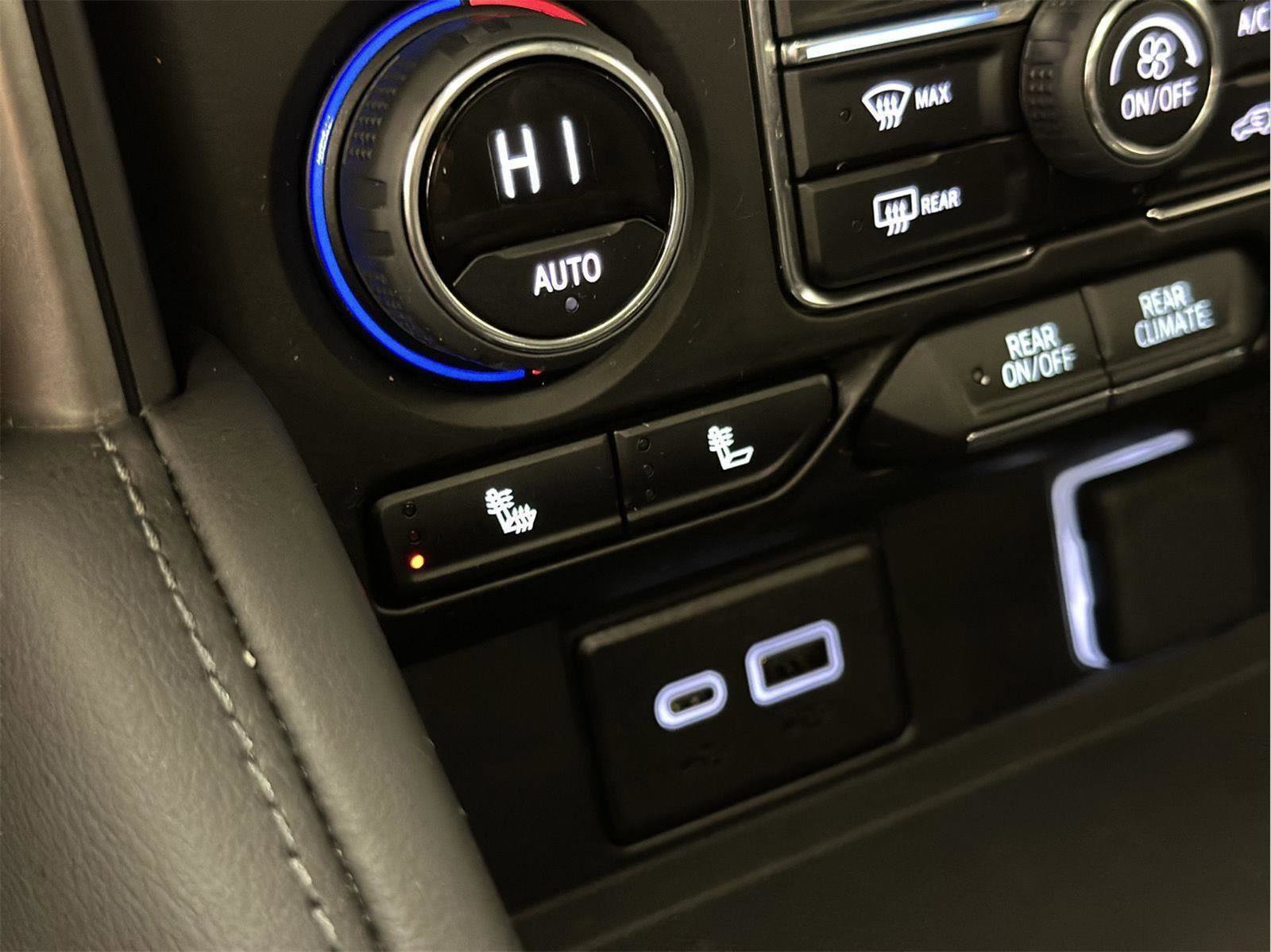 Certified 2024 Chevrolet Suburban Z71 w/ Luxury Package image 36