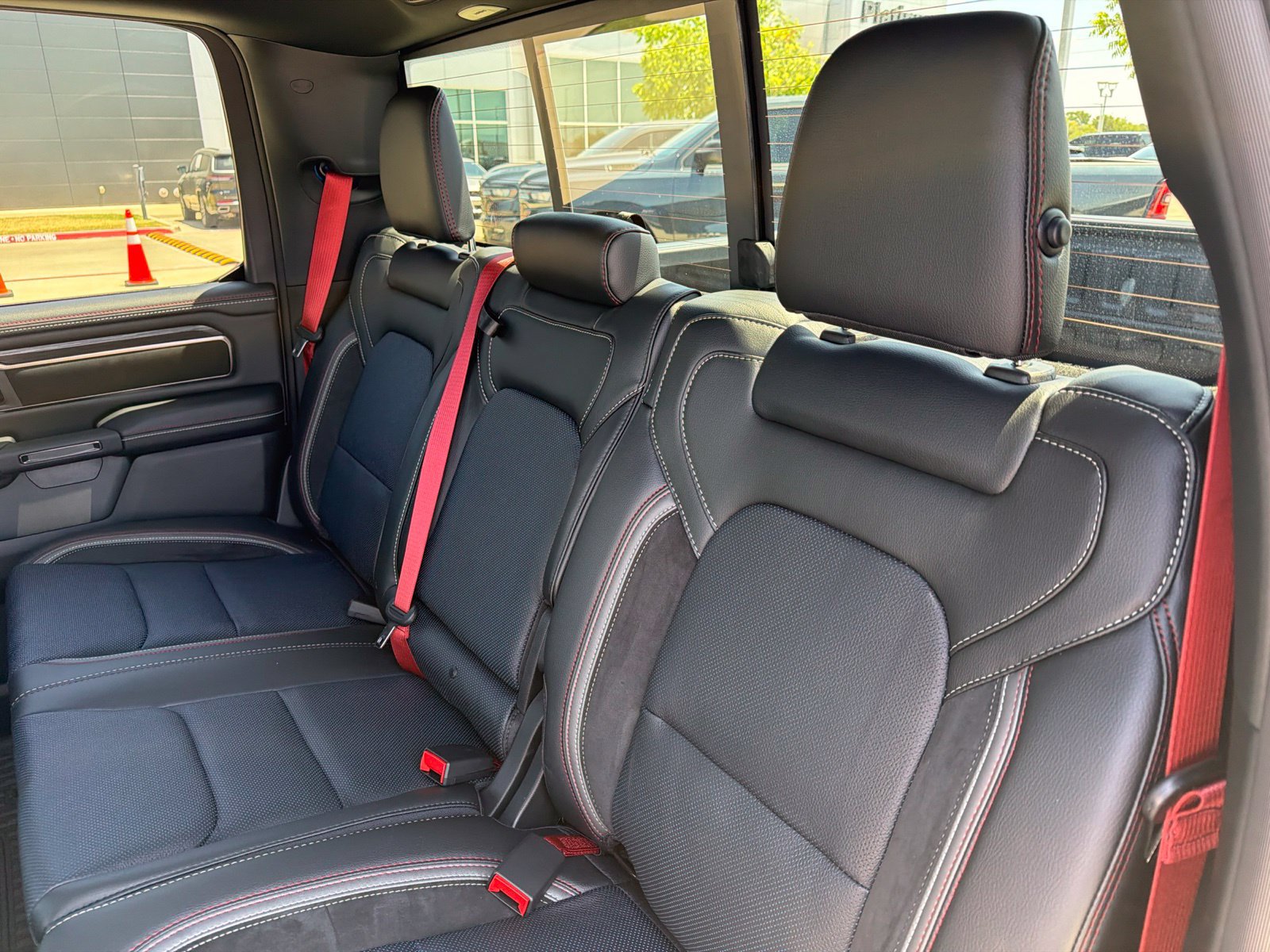 New 2026 RAM 1500 Laramie AWD/4WD image 19