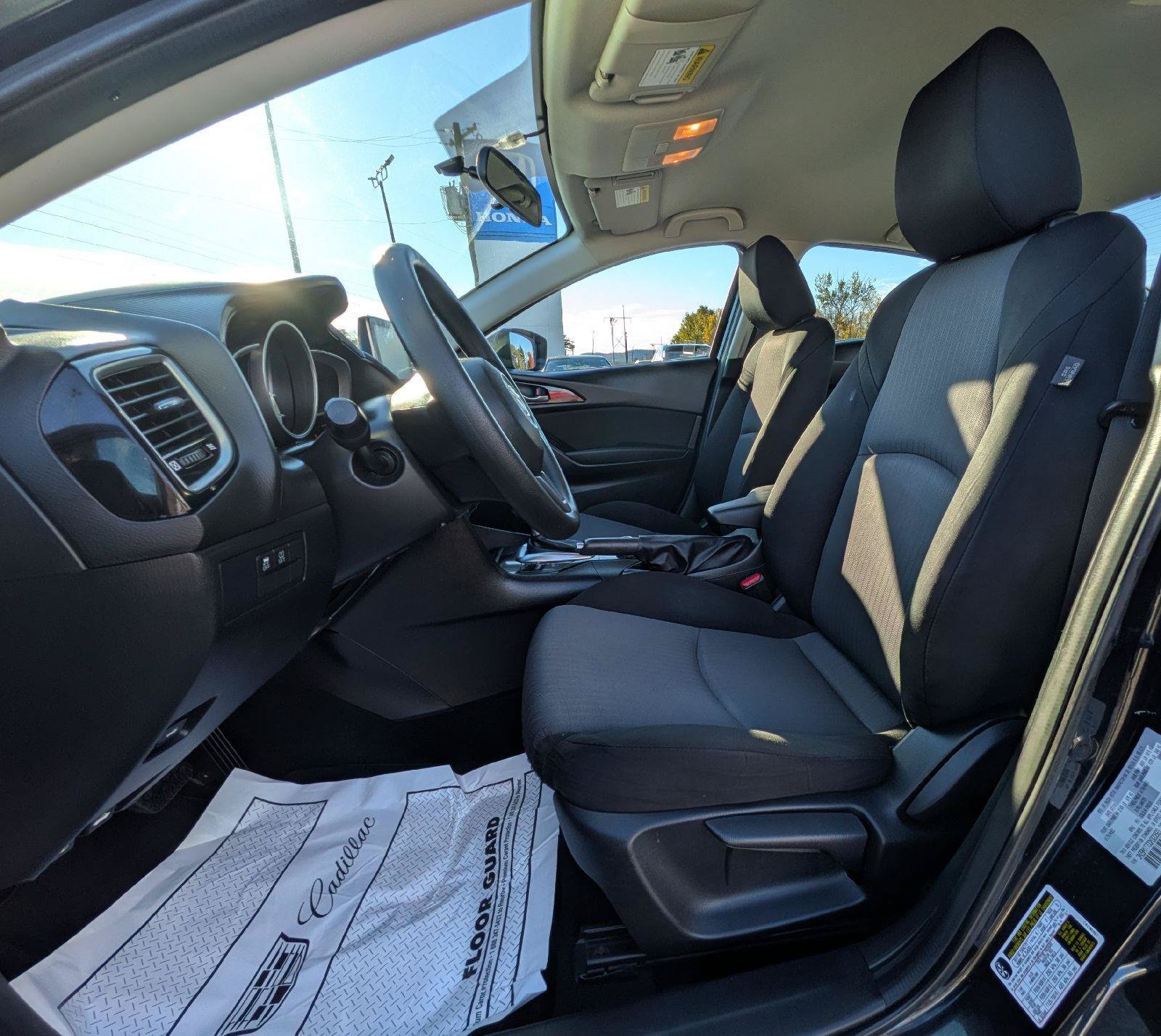 Used 2016 MAZDA MAZDA3 i Sport FWD image 13