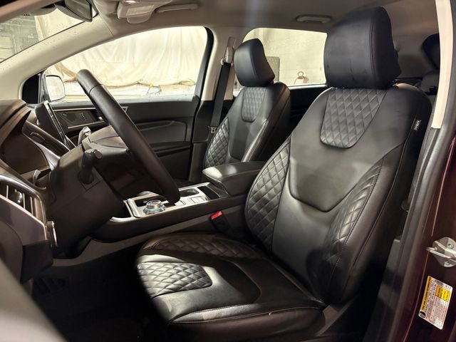 Used 2024 Ford Edge Titanium image 5