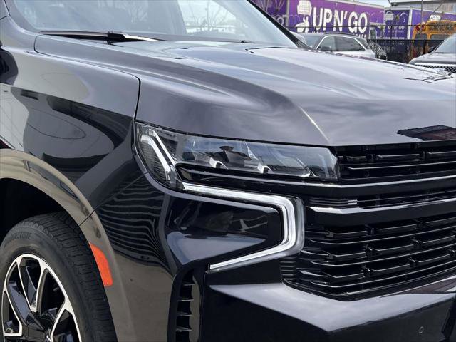 Used 2024 Chevrolet Suburban RST w/ Luxury Package AWD/4WD image 12