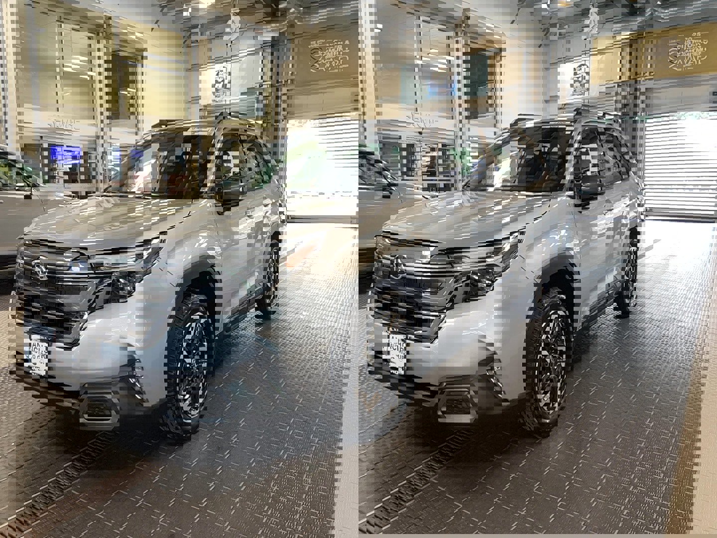 Used 2025 Subaru Forester Limited image 3