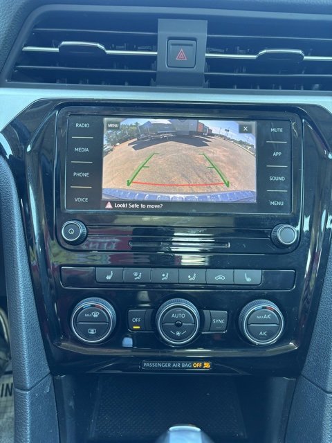 Used 2021 Volkswagen Passat 2.0T SE image 22