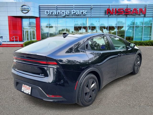 Used 2024 Toyota Prius LE image 2