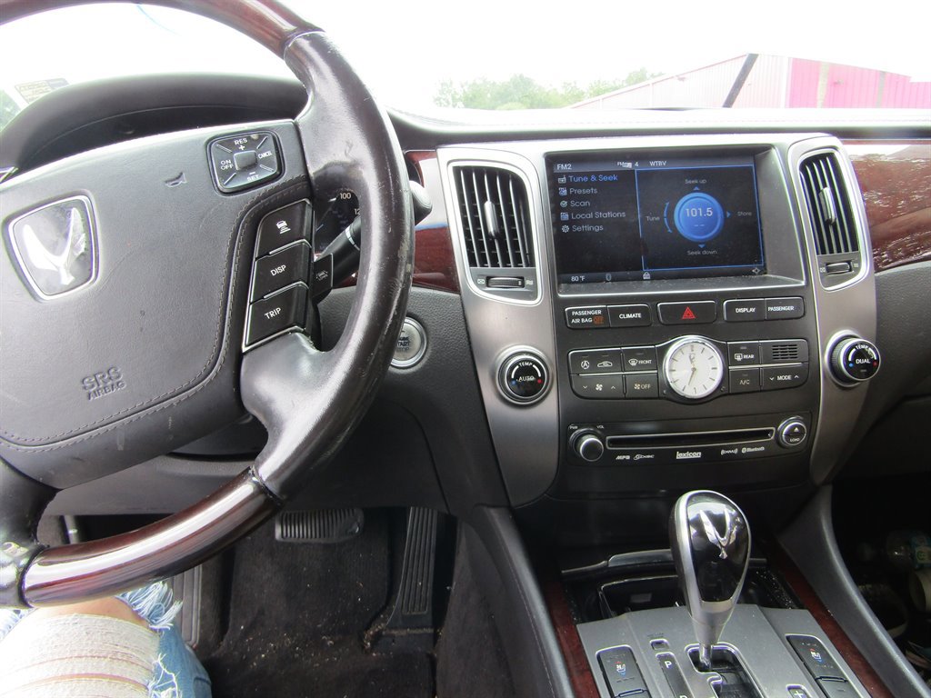 Used 2011 Hyundai Equus Signature RWD image 11