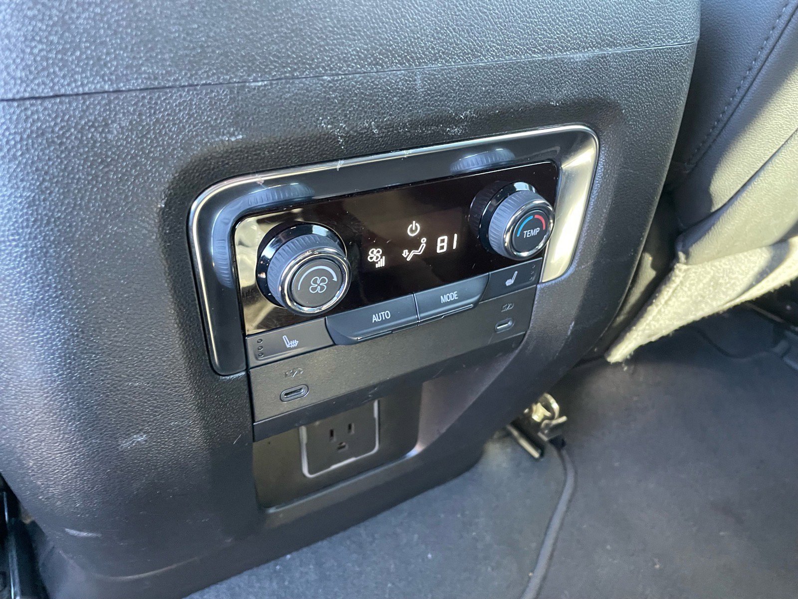 Used 2025 Chevrolet Tahoe Premier image 18