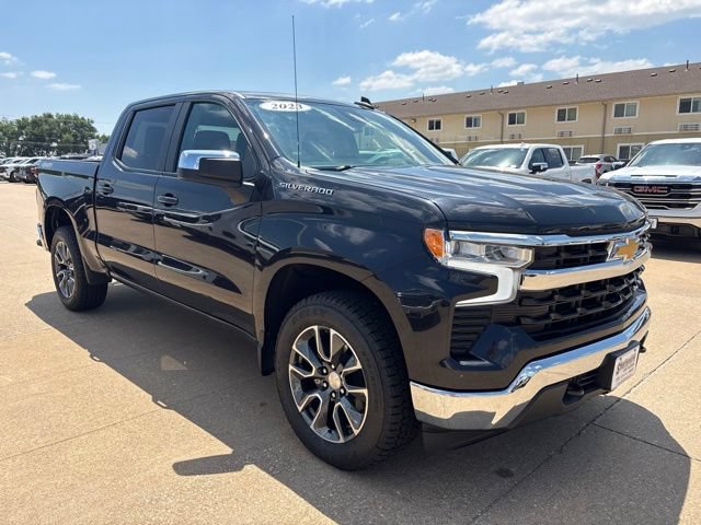 Used 2023 Chevrolet Silverado 1500 LT AWD/4WD image 1