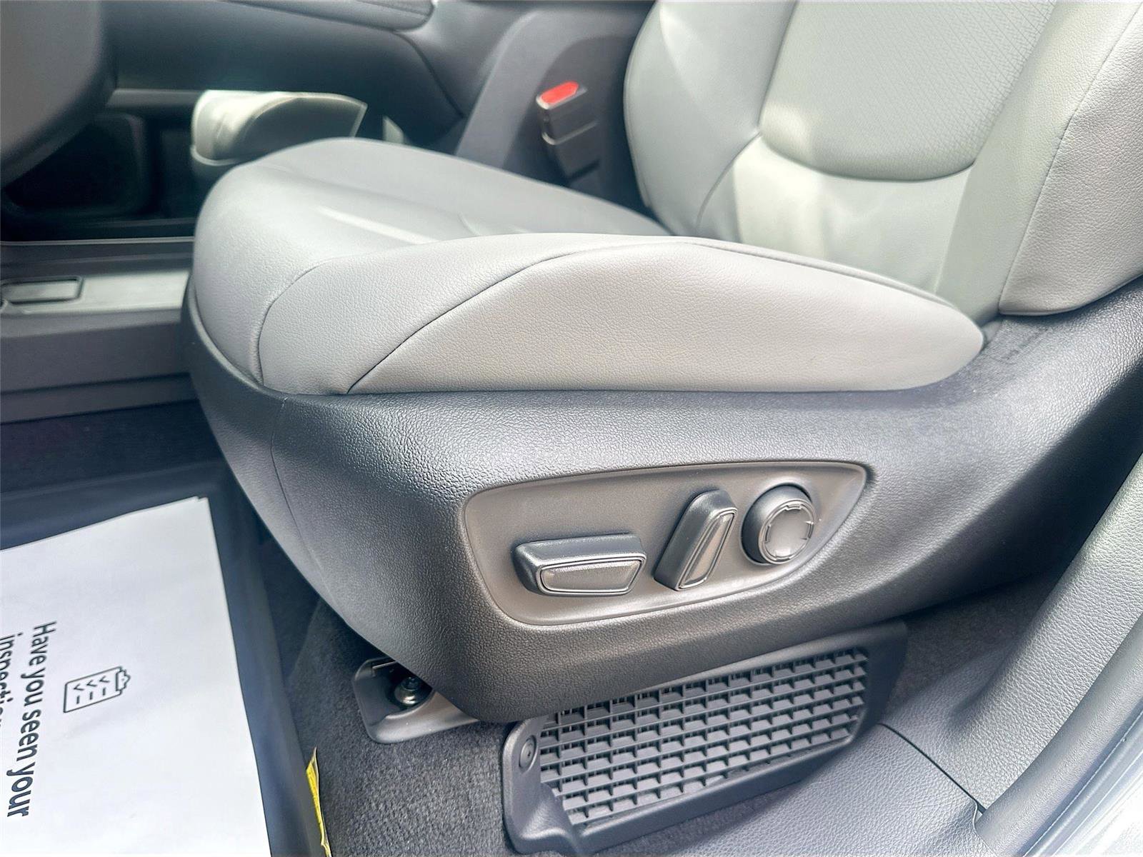 New 2026 Toyota Sienna XLE image 22