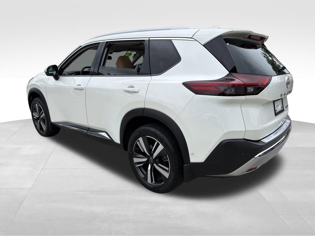 Used 2023 Nissan Rogue Platinum image 5