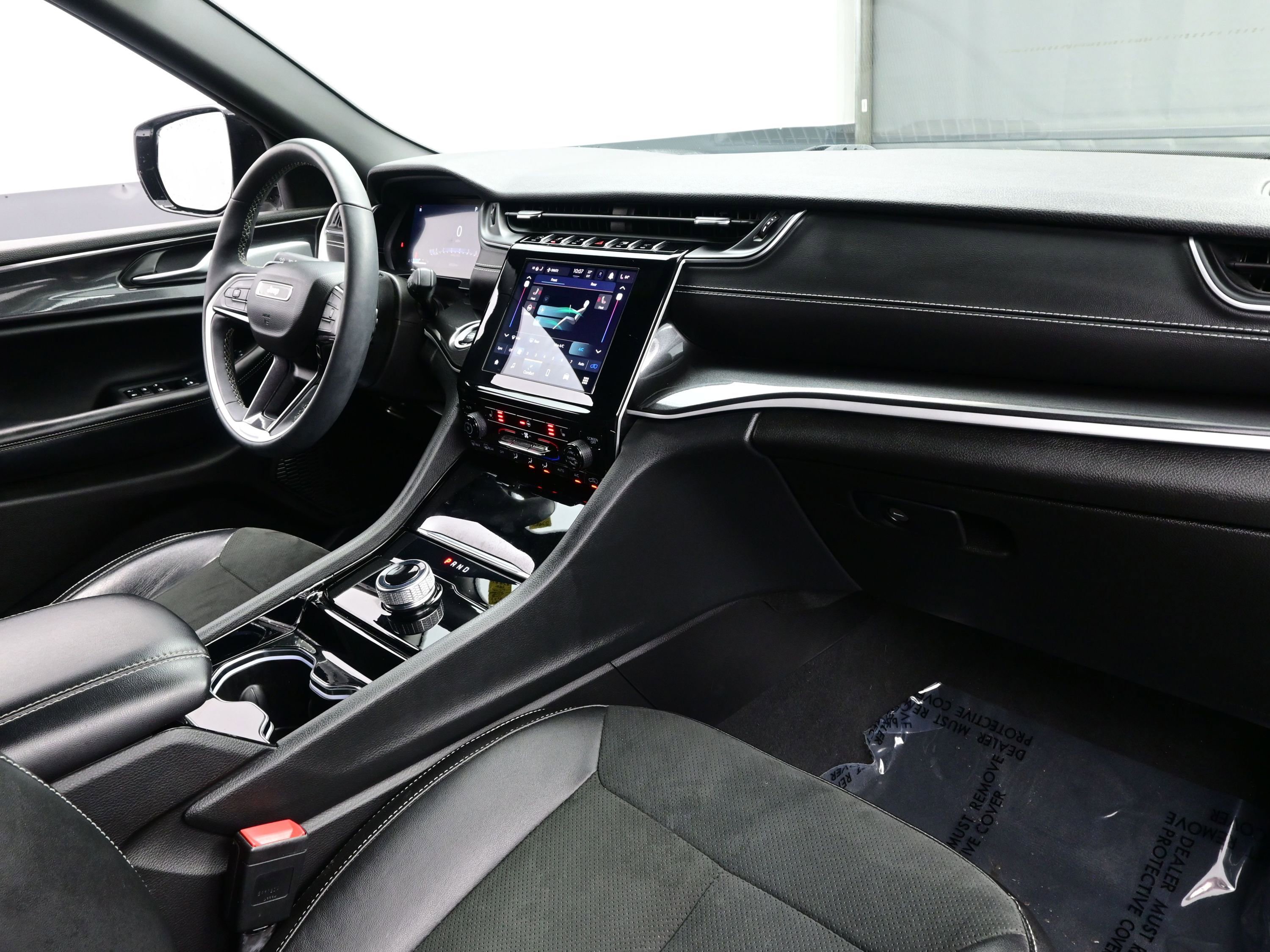 Used 2023 Jeep Grand Cherokee L Laredo image 14