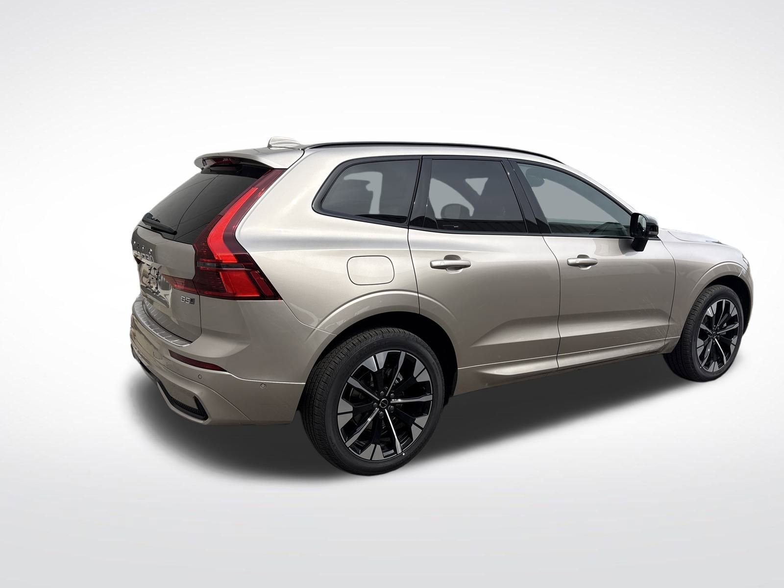 New 2026 Volvo XC60 B5 Plus w/ Protection Package Premier image 5