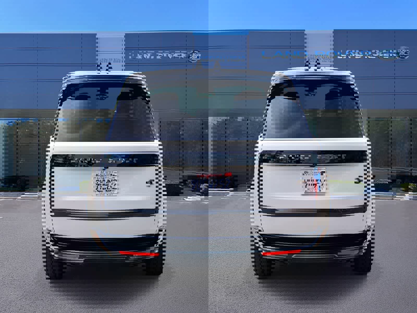 Used 2023 Land Rover Range Rover Long Wheelbase SE AWD/4WD image 5