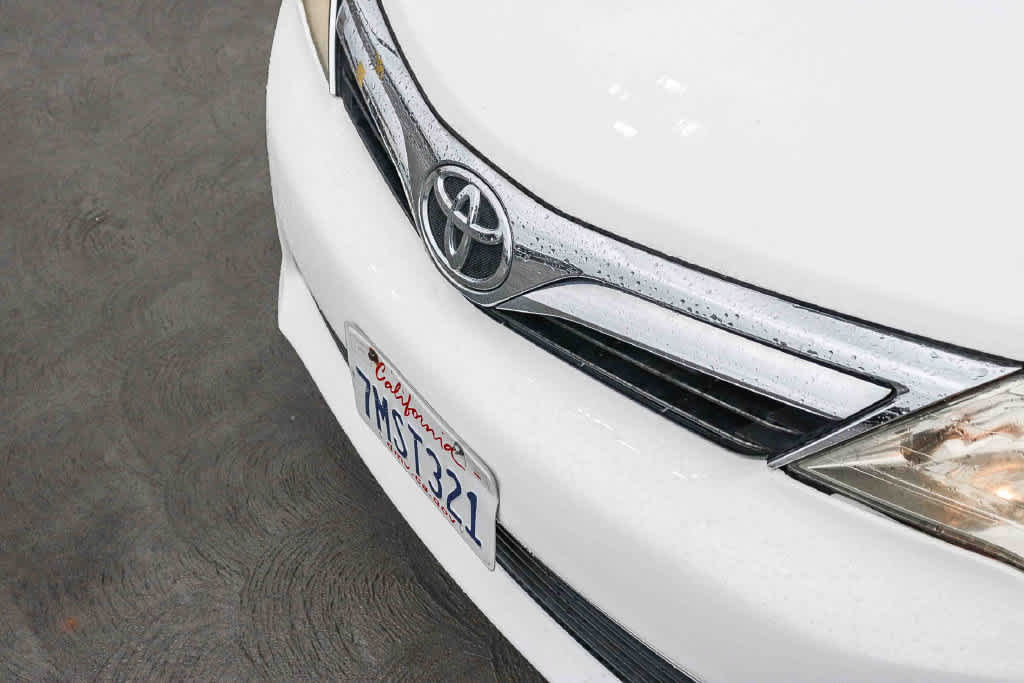 Used 2012 Toyota Camry LE FWD image 8