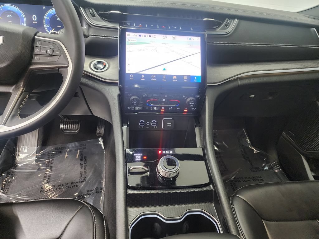 Used 2024 Jeep Grand Cherokee L Limited AWD/4WD image 17