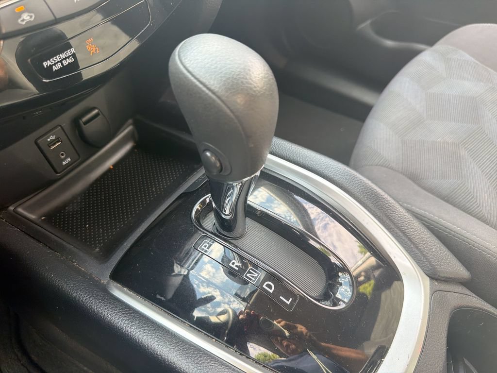 Used 2016 Nissan Rogue SV FWD image 20