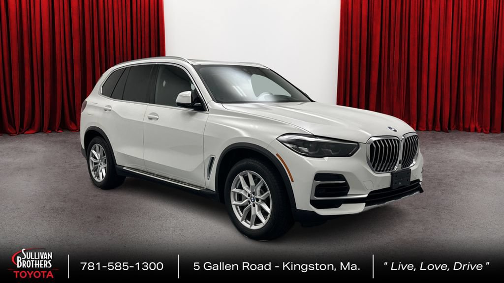 Used 2022 BMW X5 xDrive40i w/ Premium Package AWD/4WD image 3