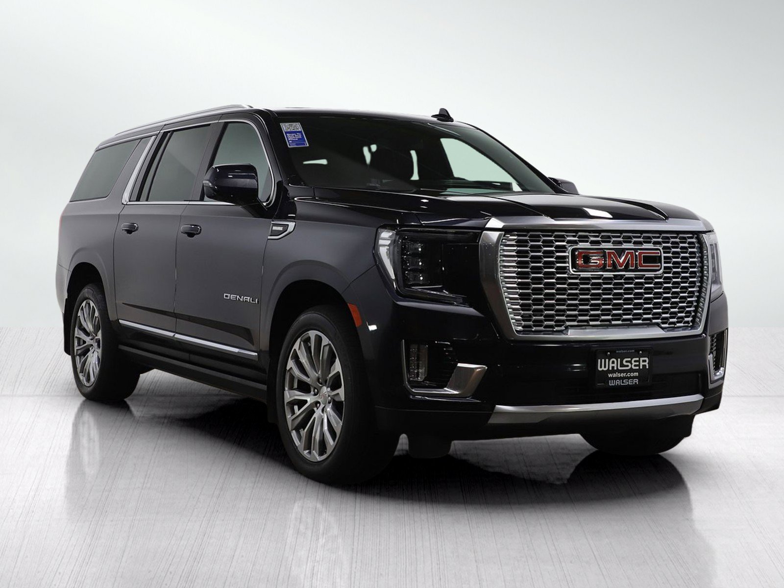 Used 2023 GMC Yukon XL Denali AWD/4WD image 8