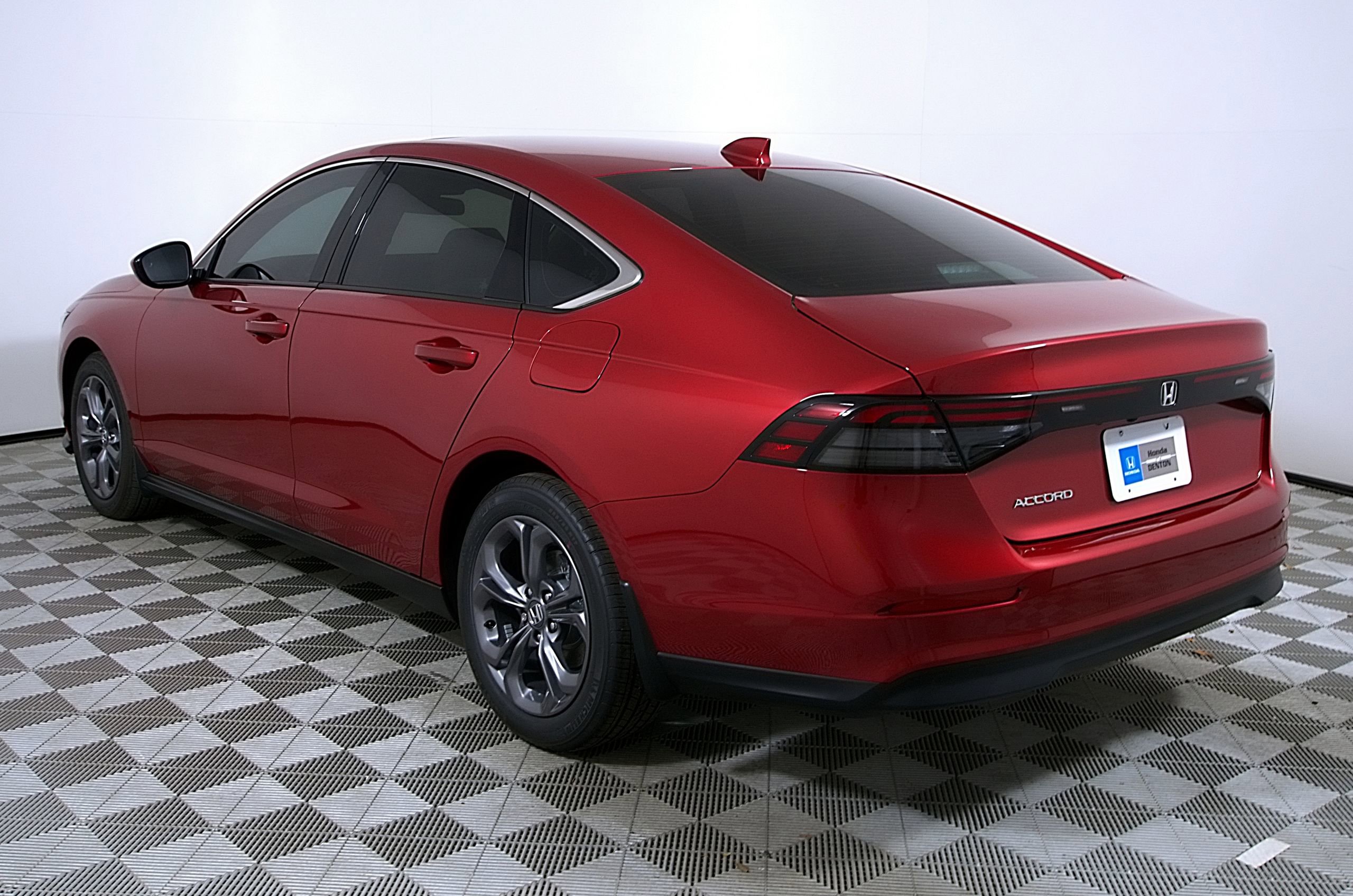 Used 2023 Honda Accord EX image 10