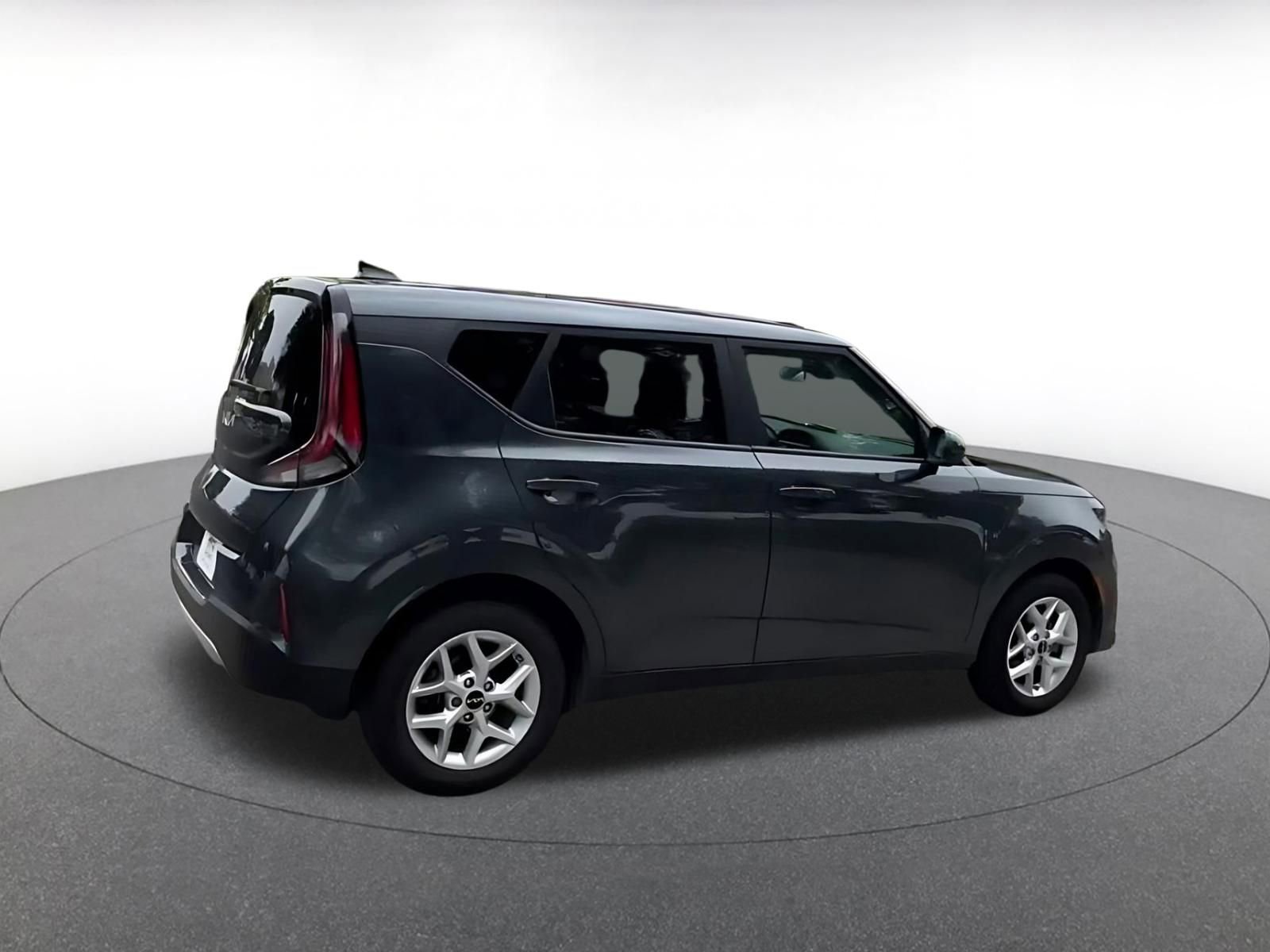 Used 2025 Kia Soul LX w/ LX Technology Package FWD image 14