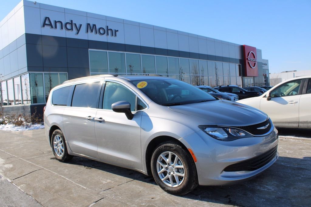 Used 2020 Chrysler Voyager Lxi image 1