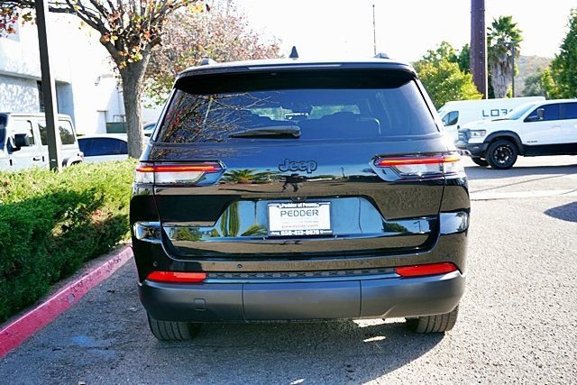 Certified 2023 Jeep Grand Cherokee L Laredo image 8