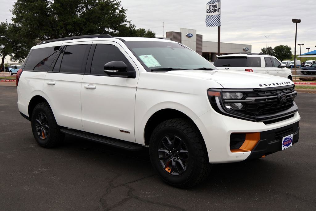 Used 2025 Ford Expedition Tremor AWD/4WD image 12