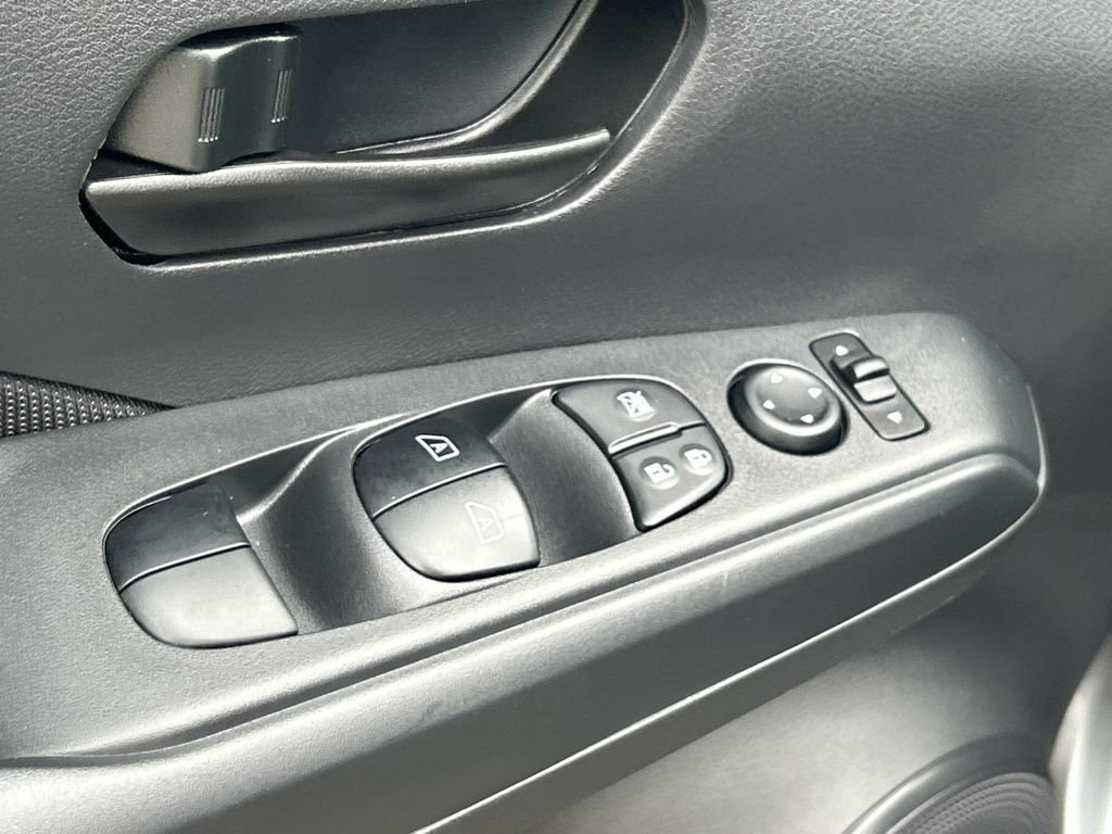 Certified 2025 Nissan Kicks Play S FWD image 17