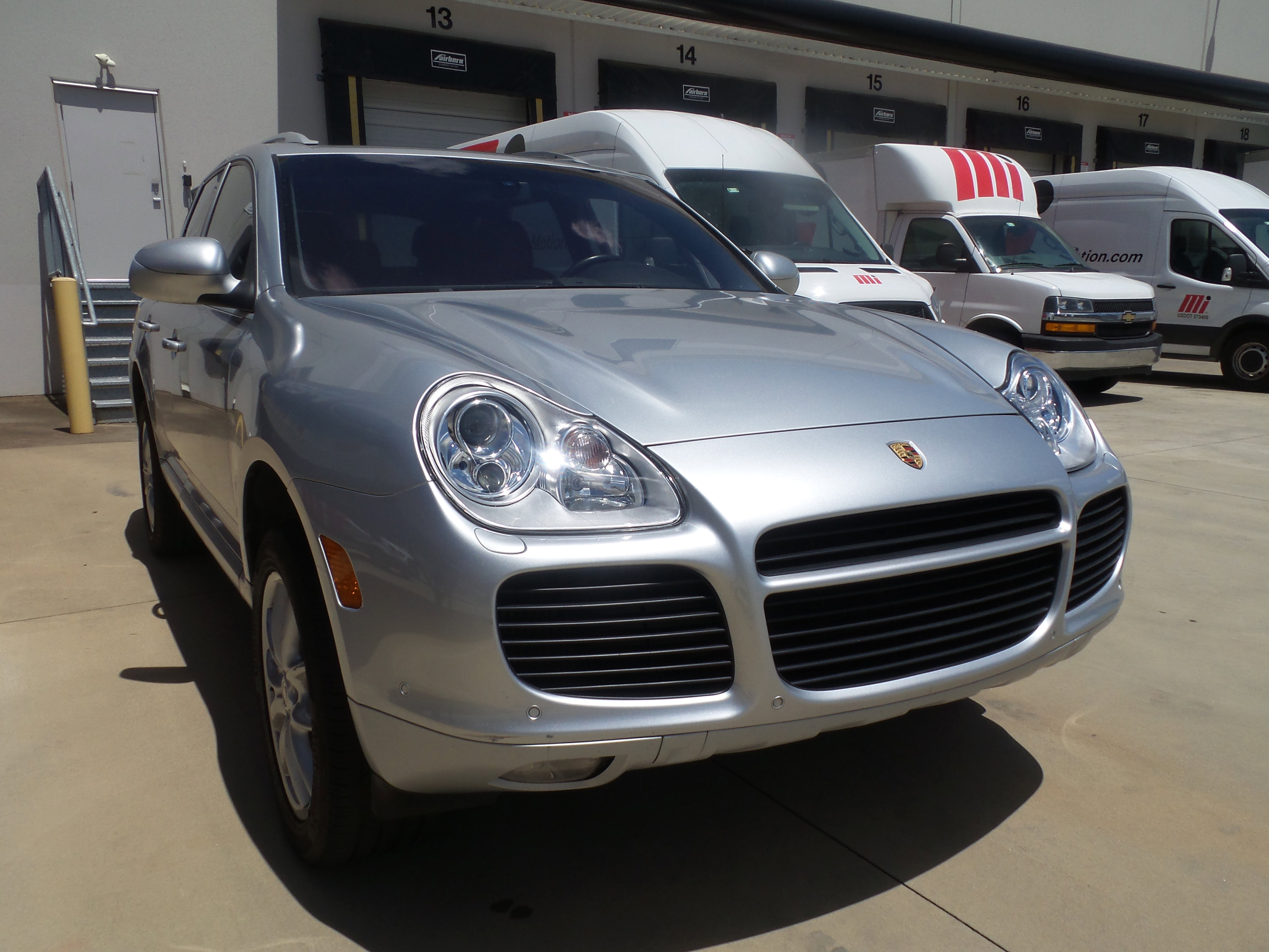 Used 2004 Porsche Cayenne Turbo image 4