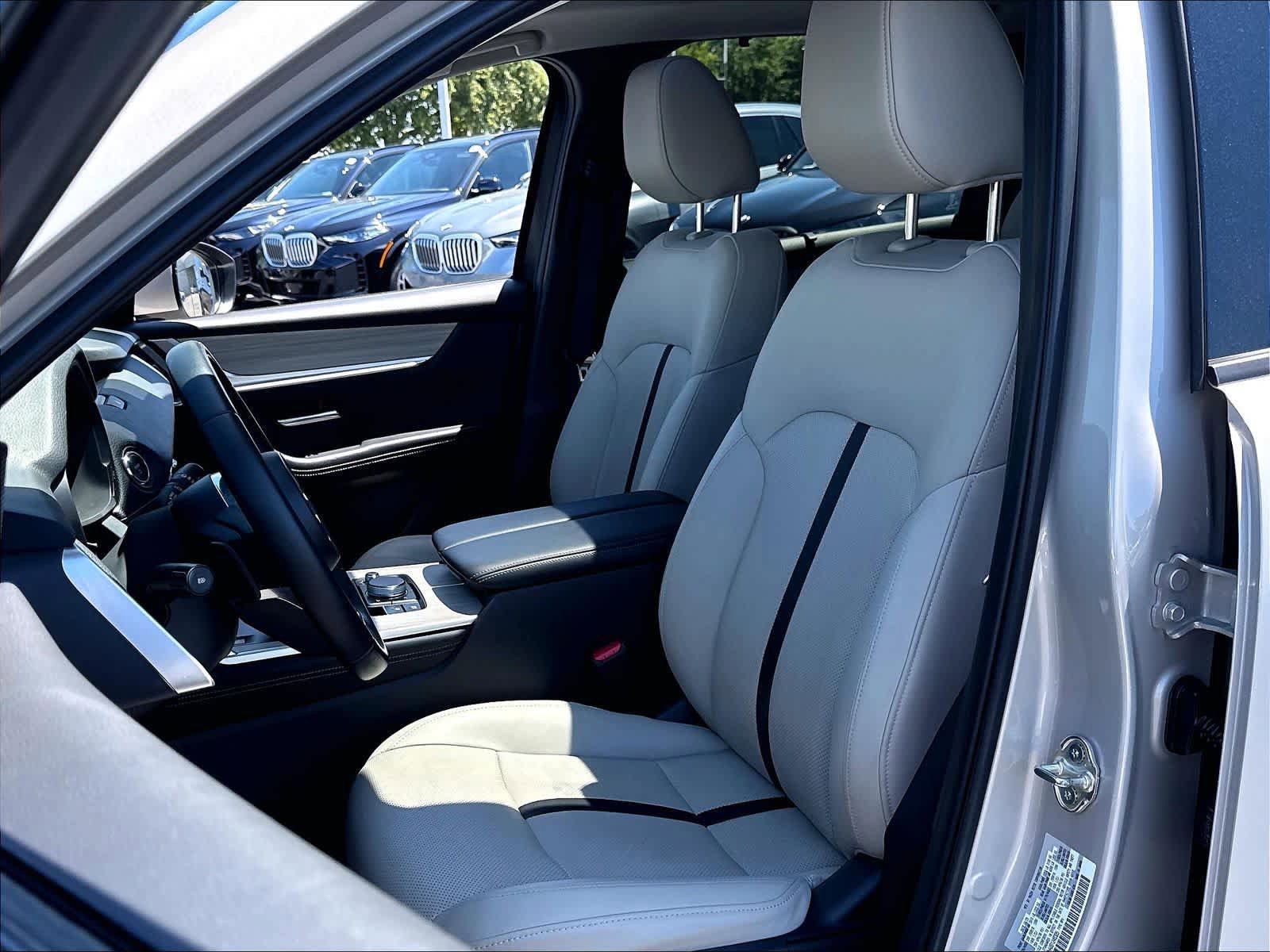Used 2025 MAZDA CX-90 Plug-In Hybrid w/ Preferred AWD/4WD image 24