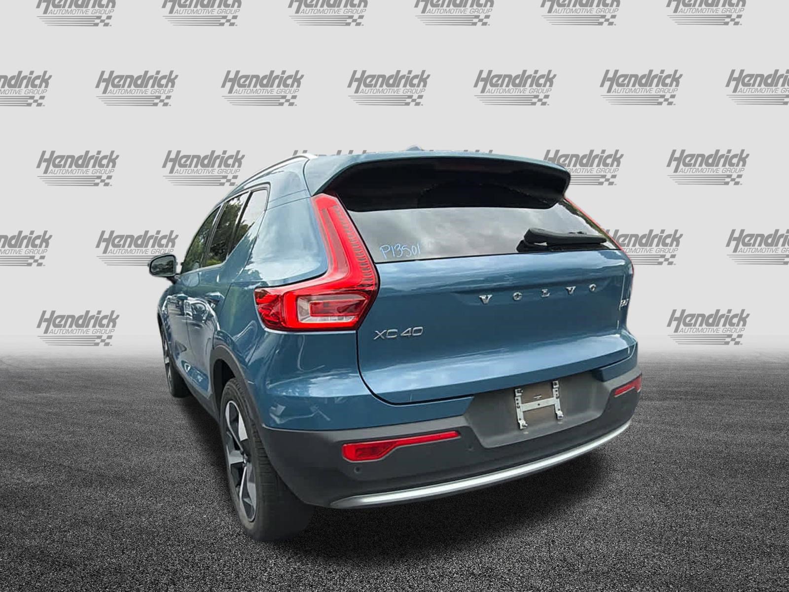 Certified 2025 Volvo XC40 B5 Core AWD/4WD image 11