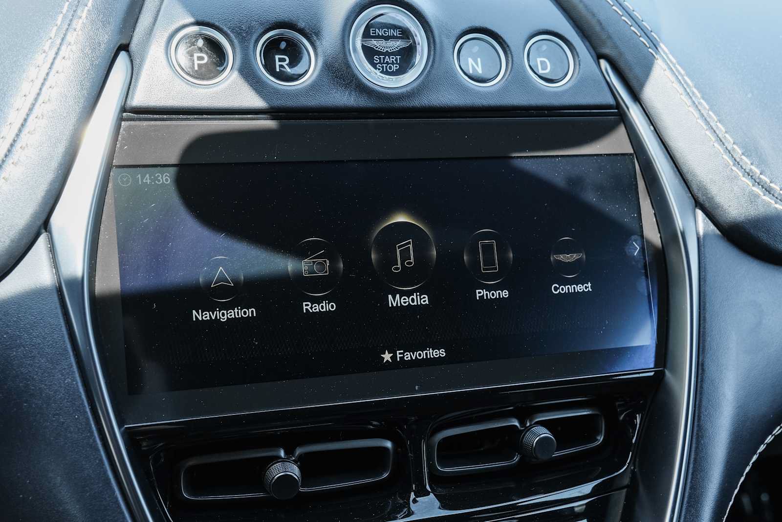 Used 2023 Aston Martin DBX AWD/4WD image 49