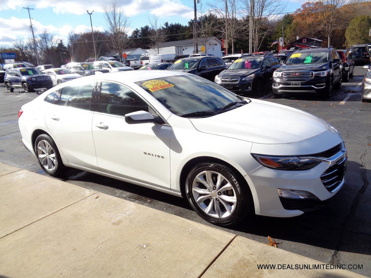 Used 2023 Chevrolet Malibu LT image 2