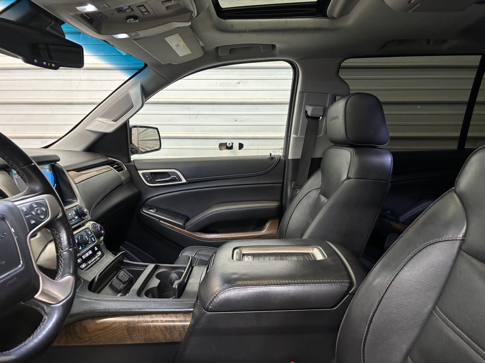 Used 2019 GMC Yukon XL Denali w/ Denali Ultimate Package AWD/4WD image 21