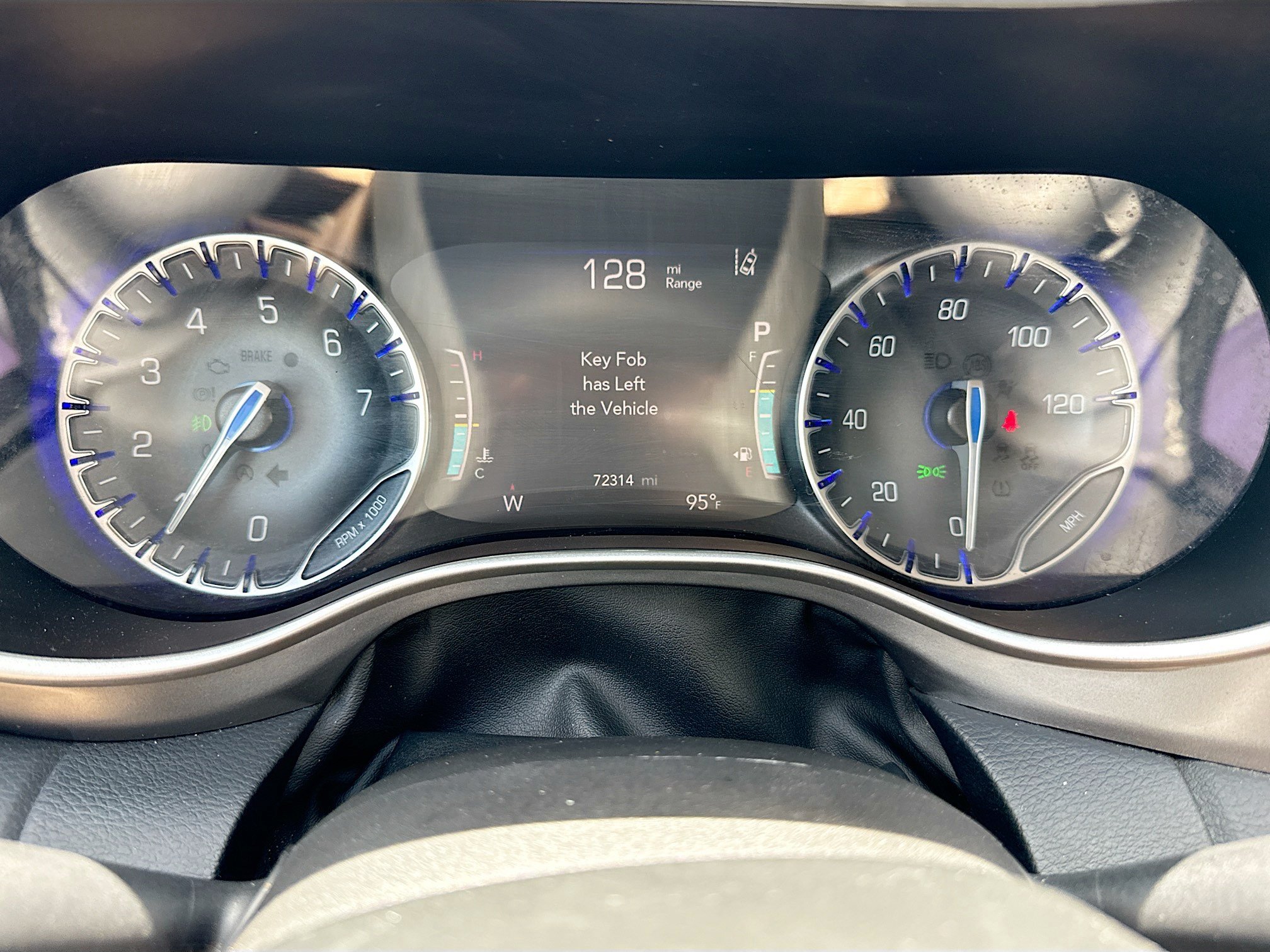 Used 2023 Chrysler Pacifica Touring-L FWD image 40