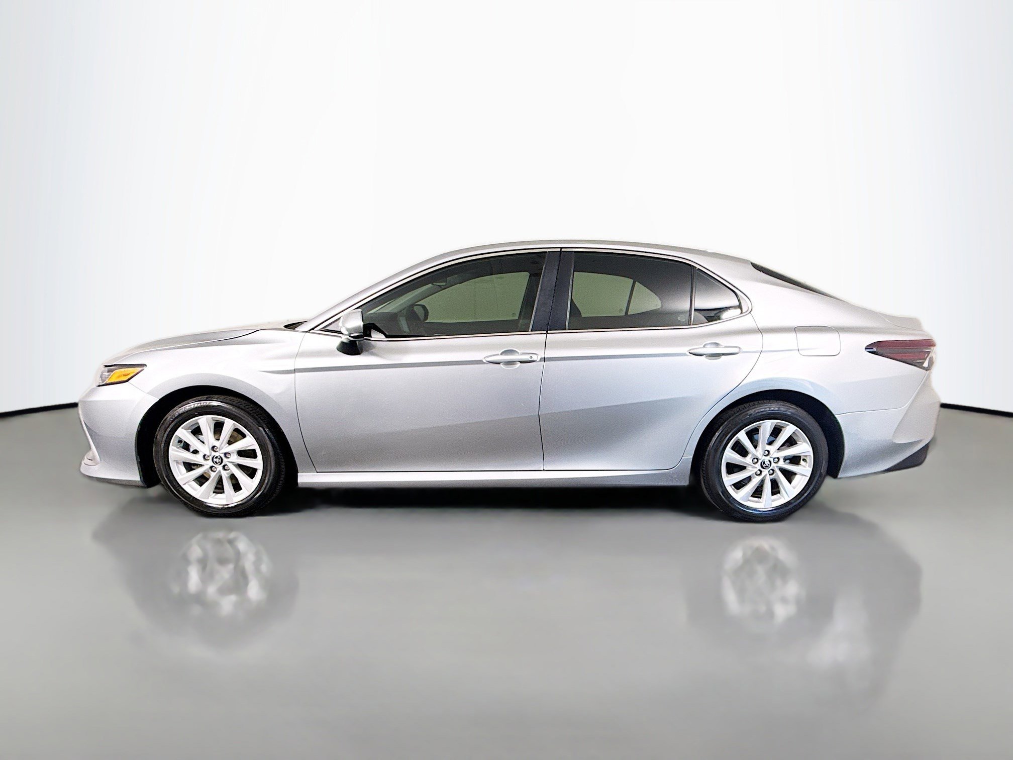 Used 2024 Toyota Camry LE image 6