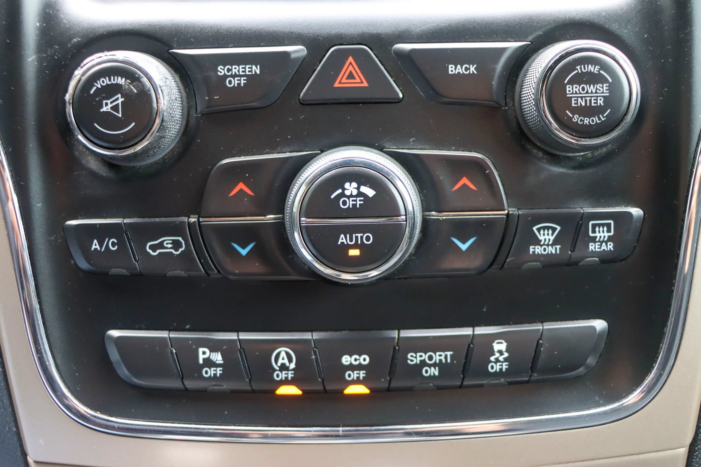 Used 2017 Jeep Grand Cherokee Laredo RWD image 37