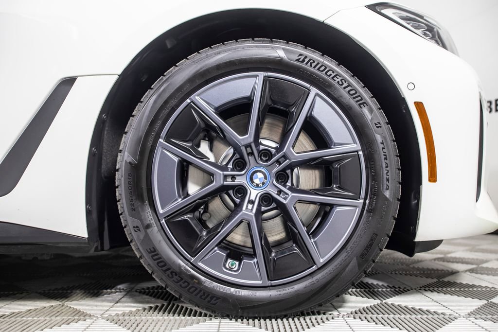 Used 2023 BMW i4 eDrive35 RWD image 38