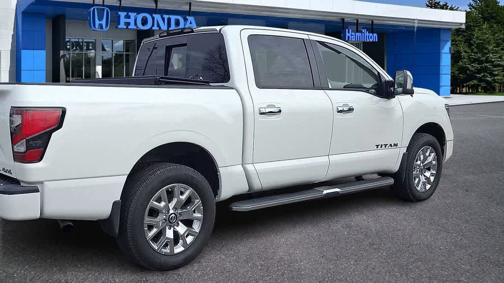 Used 2021 Nissan Titan SL w/ Moonroof Package image 8