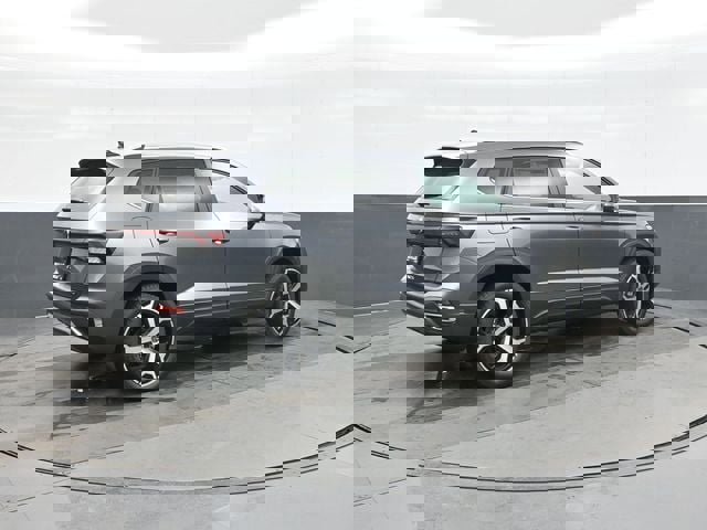 New 2026 Volkswagen Taos SEL image 7