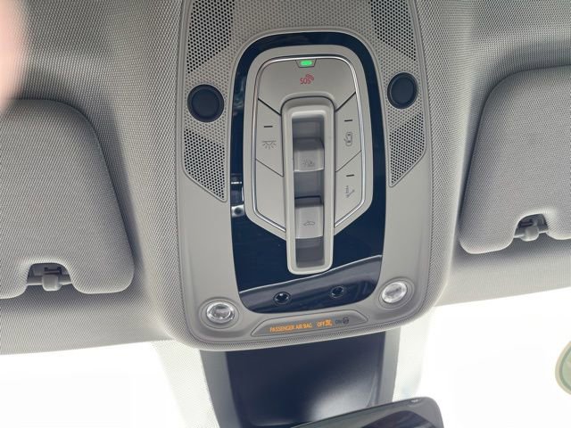 Used 2023 Audi e-tron Premium Plus AWD/4WD image 22