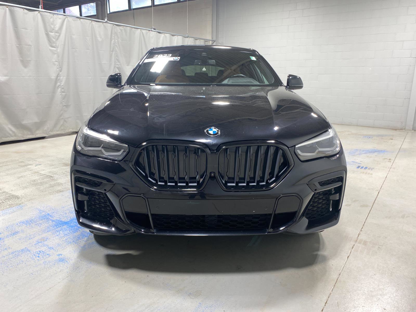 Certified 2023 BMW X6 xDrive40i w/ M Sport Package image 3